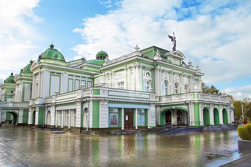 С чего начинается театр?